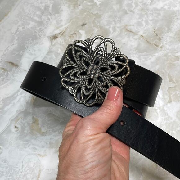 Old Navy Italian leather belt - Picture 1 of 7